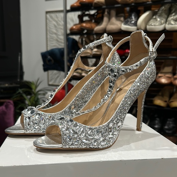 Jewel Badgley Mischka Silver Crystal Embellished Heels - Picture 2 of 13